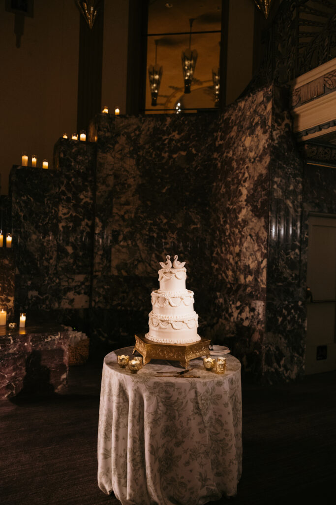cake at hilton netherland plaza reception